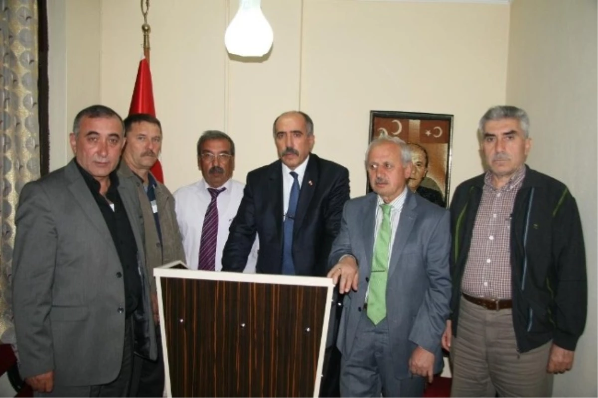 MHP\'li Eski İlçe Başkanları ve Yeni Yönetim İstişare Toplantısı Yaptı