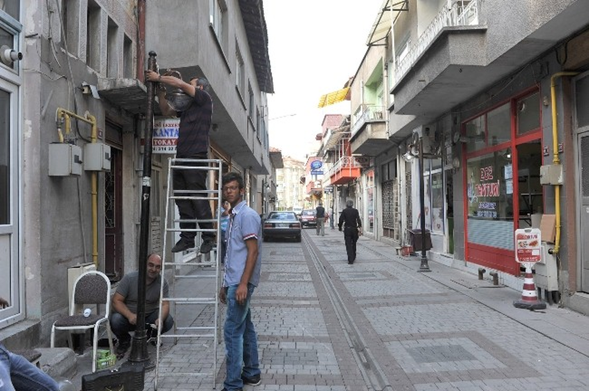 Sokak Aydınlatmalarına Bakım ve Onarım