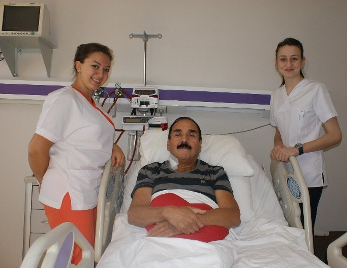 Uşak\'ın Ünlü Sanatçısı Şevki Ünlü Kalp Ameliyatı Oldu