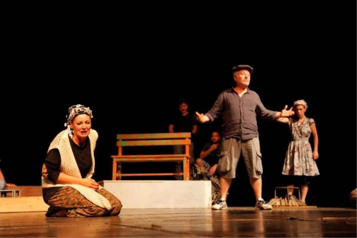 Adana Devlet Tiyatrosu "Fadik Kız" ile Sezonu Açıyor