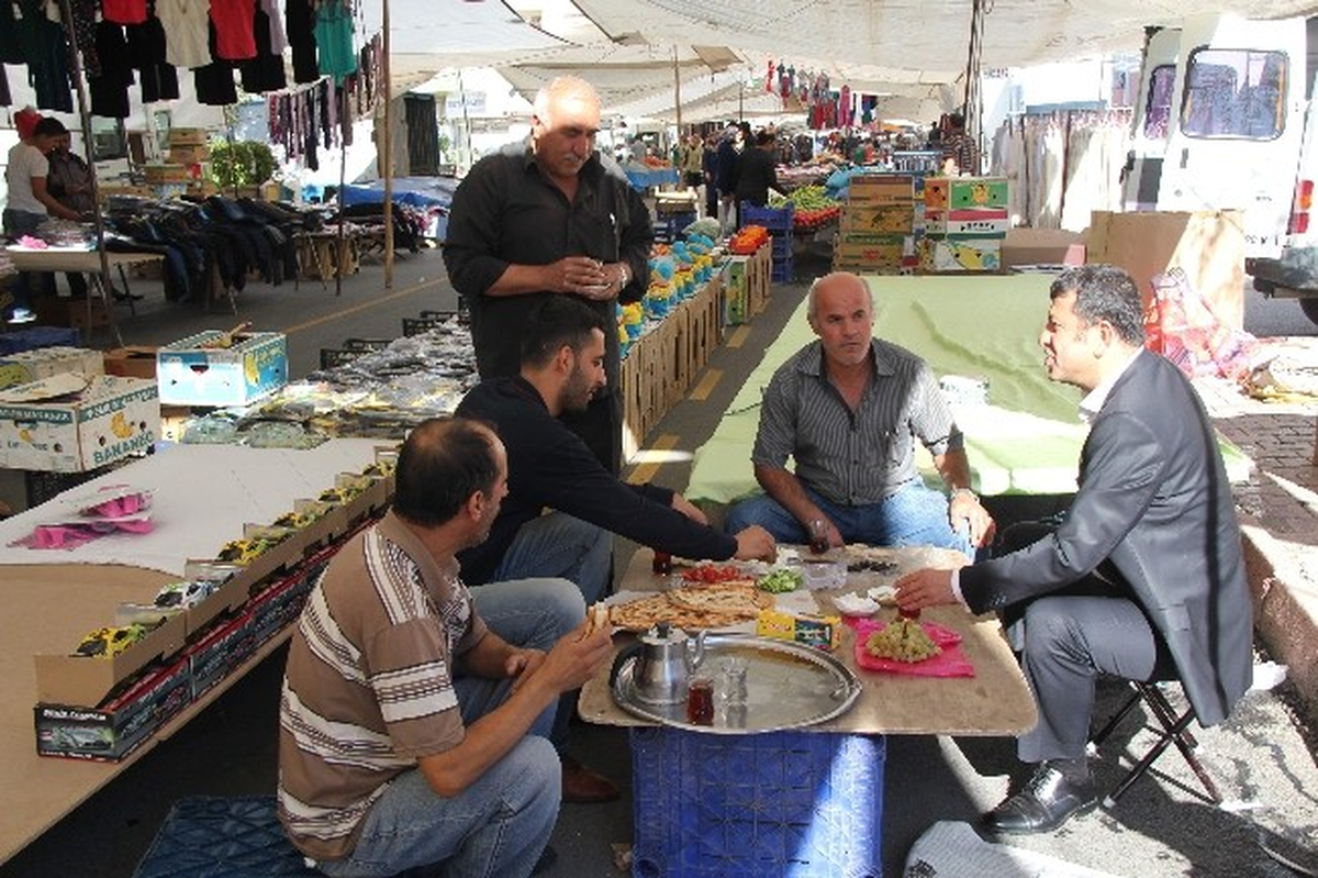 Ağbaba, Pazar Esnafının Sorunlarını Dinledi