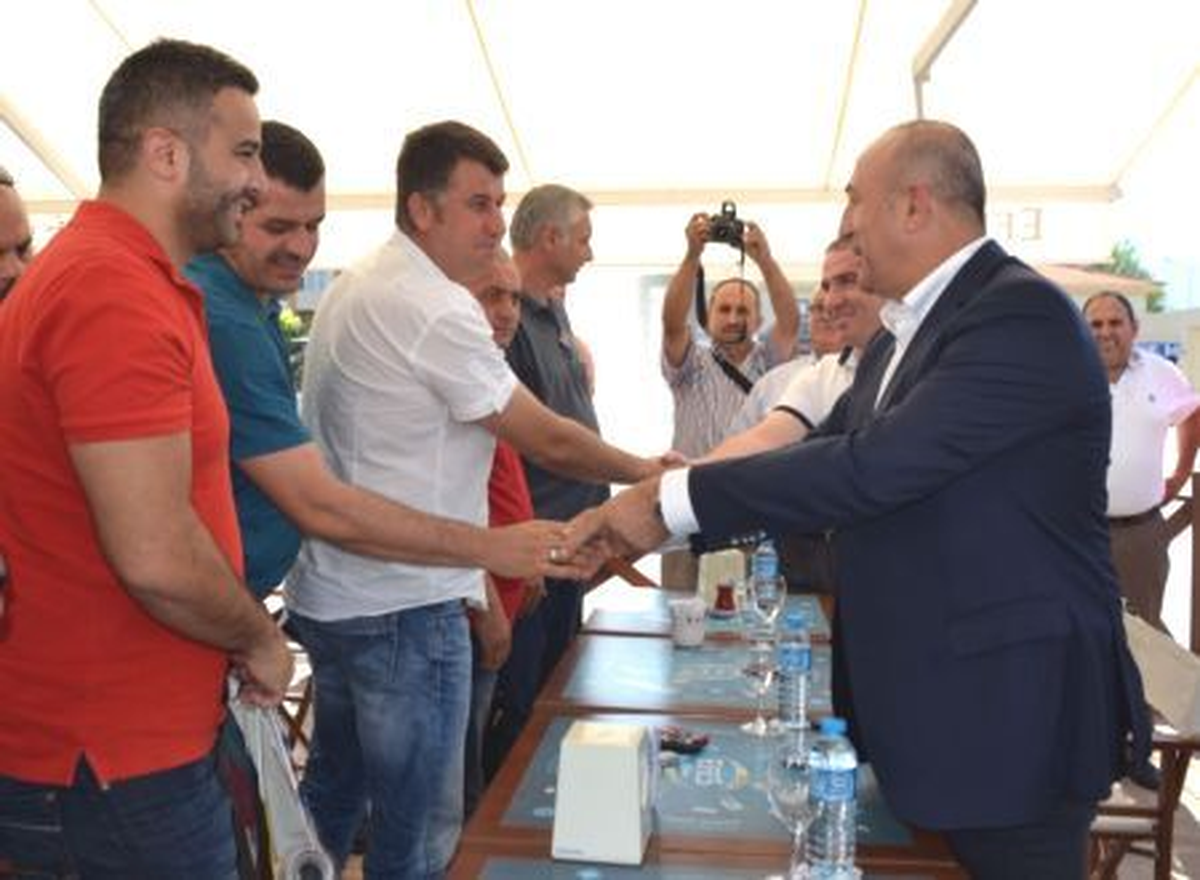 AK Parti Genel Başkan Yardımcısı Çavuşoğlu, Kumluca\'da Ziyaretlerde Bulundu