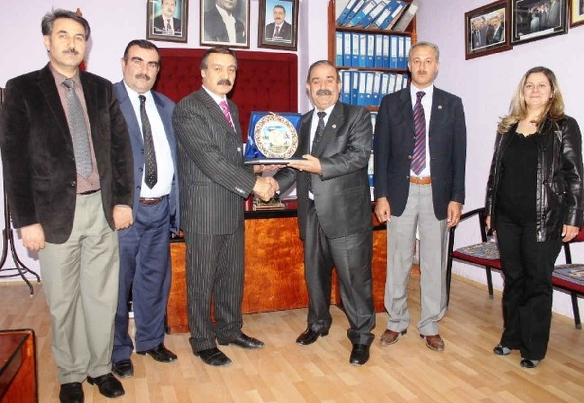 Emekli Terzi Ustasına Ahilik Plaketi