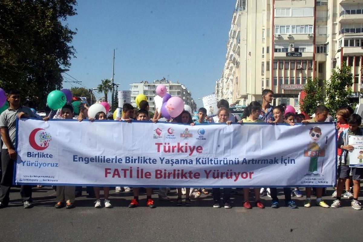 Engelliler İçin Yürüdüler