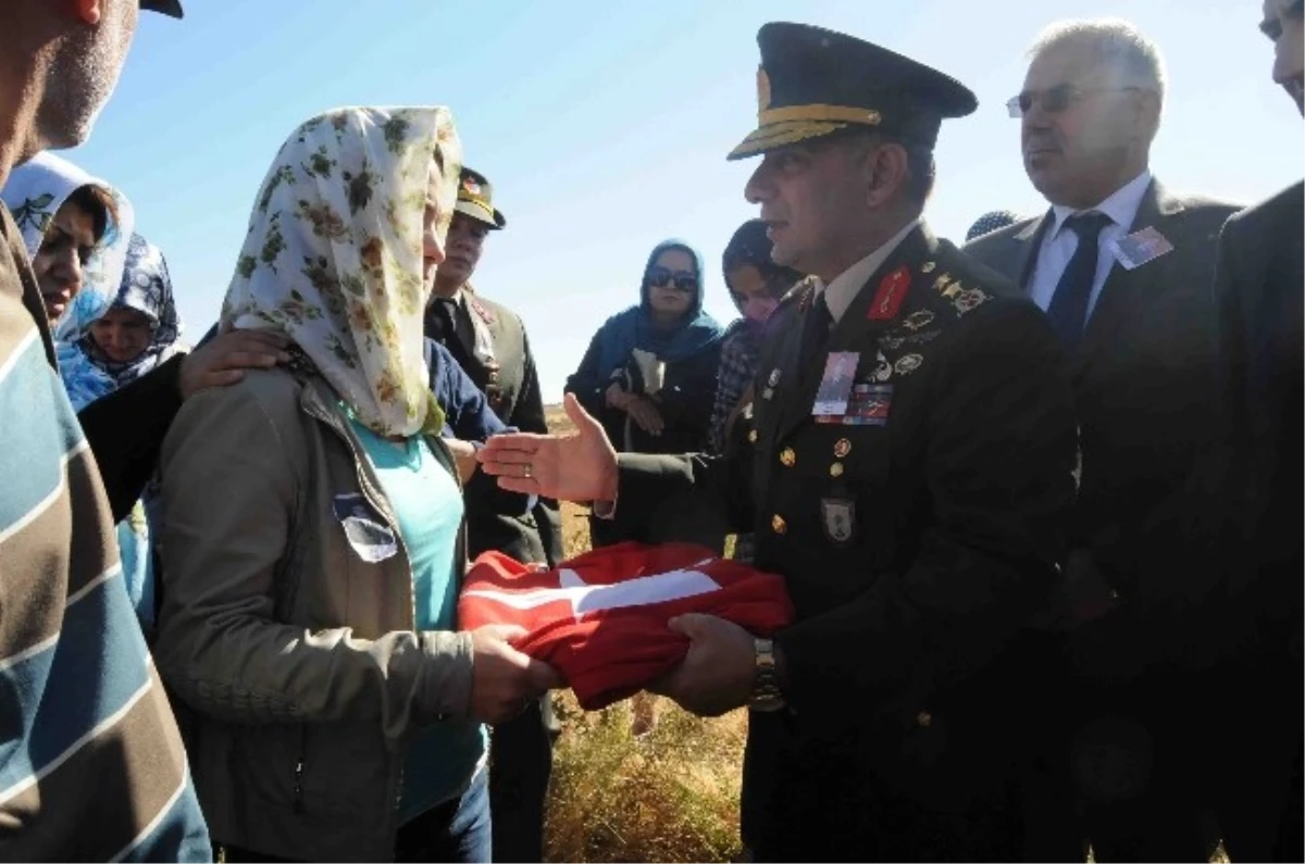 Kalp Krizi Sonucu Şehit Düşen Asker Son Yolculuğuna Uğurlandı