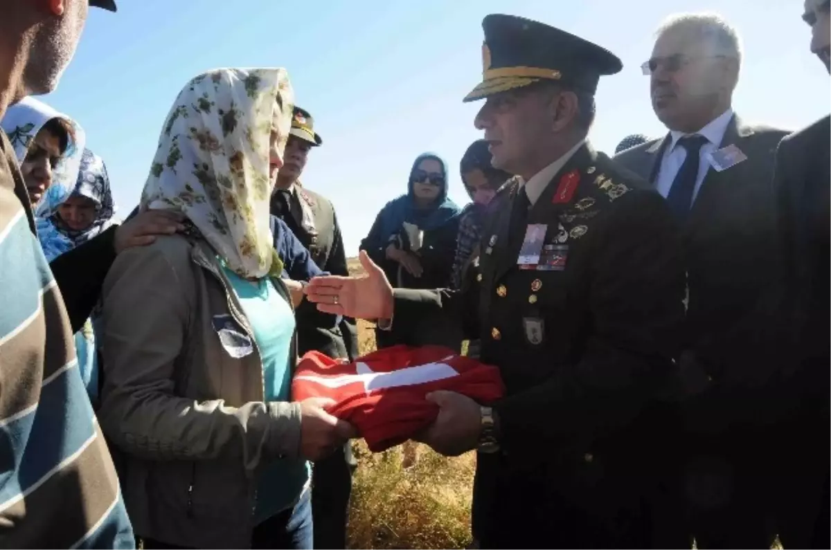 Kalp Krizi Sonucu Şehit Düşen Asker Son Yolculuğuna Uğurlandı