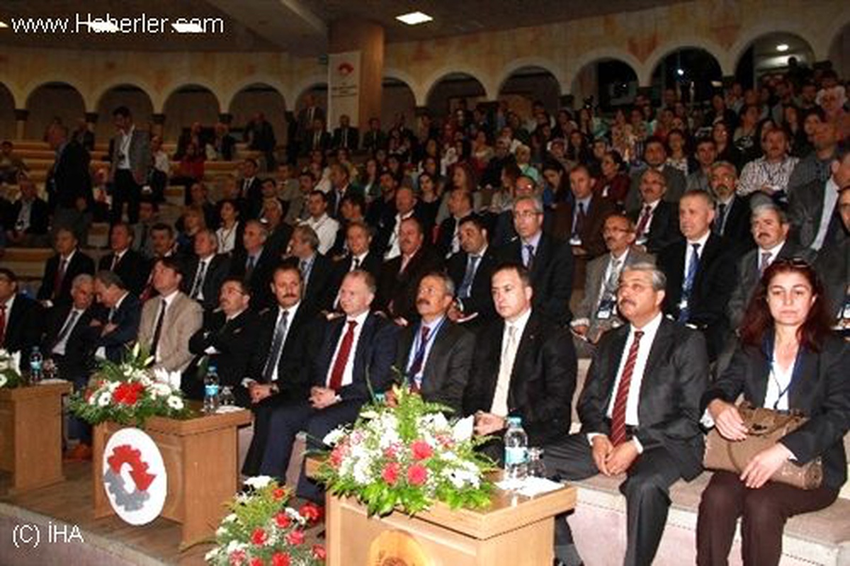 Kamu-Üniversite-Sanayi İşbirliği Bölgesel Toplantısı Nevşehir\'de Yapıldı