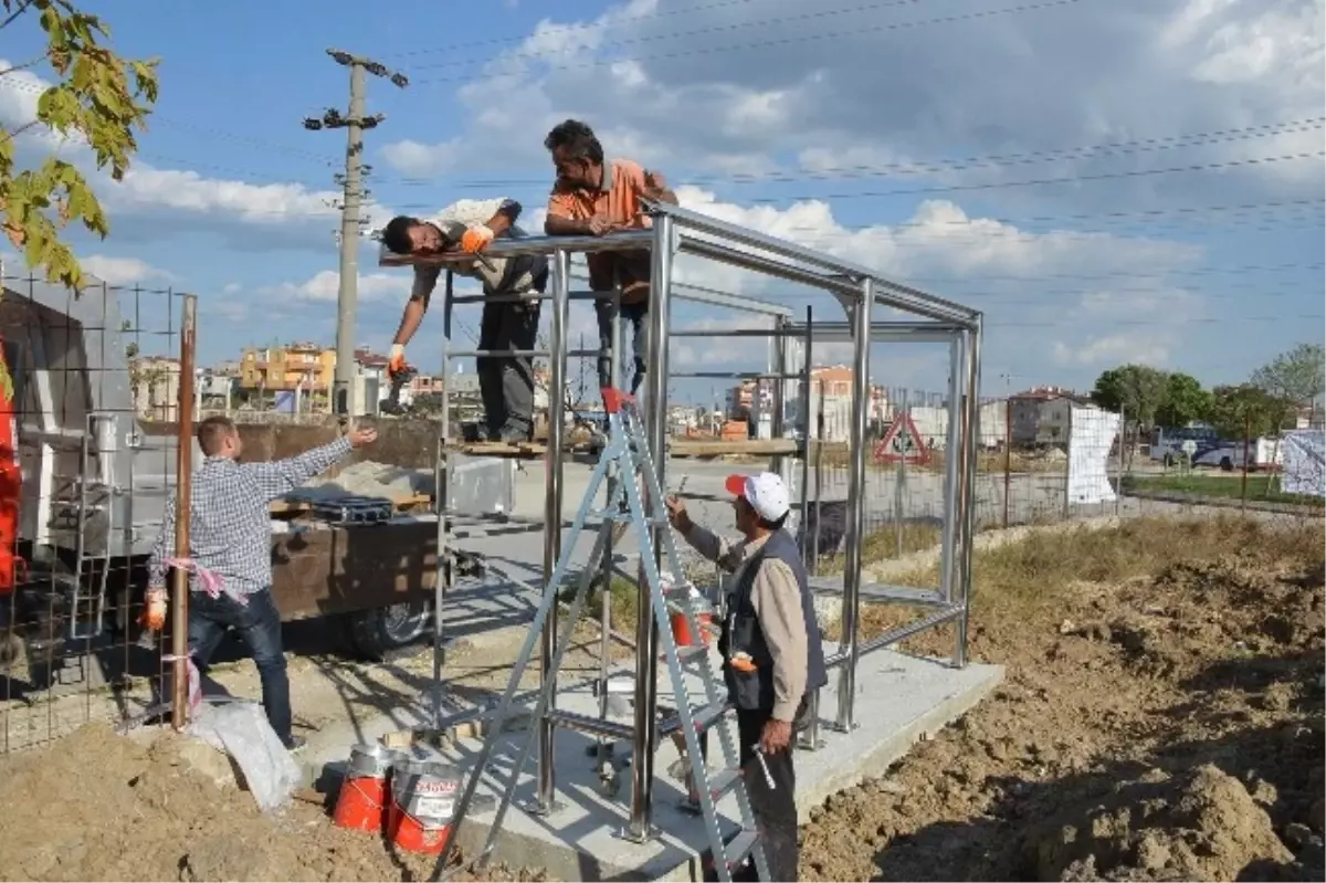 Kapaklı\'da Otobüs Durakları Yenileniyor