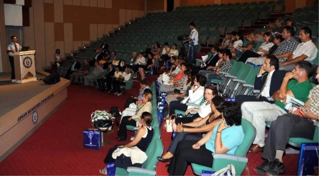 Klinik Mikrobiyoloji Uzmanları Adü\'de Biraraya Geldi