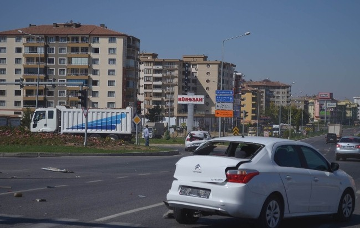 Malatya\'da Zincirleme Trafik Kazası: 6 Yaralı