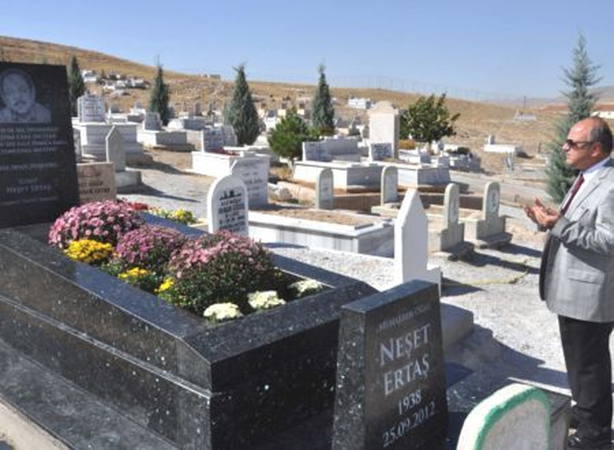 Neşet Ertaş\'ın Ölümünün 1. Yıl Dönümü
