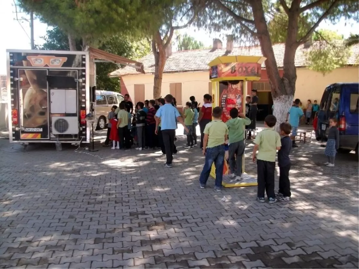 Öğrenci Velileri Lunapark Etkinliklerine Tepki Gösterdi