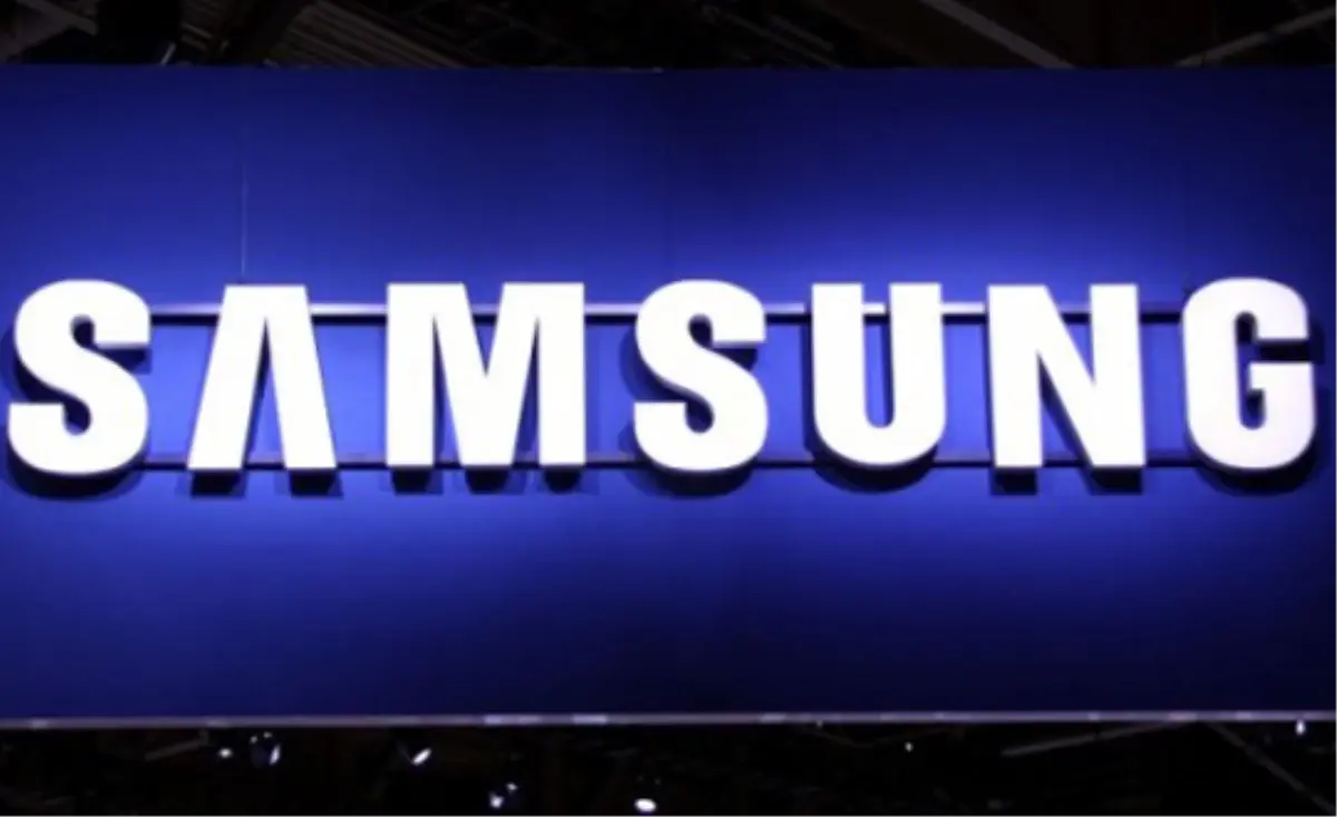 Samsung\'tan Kavisli Ekran