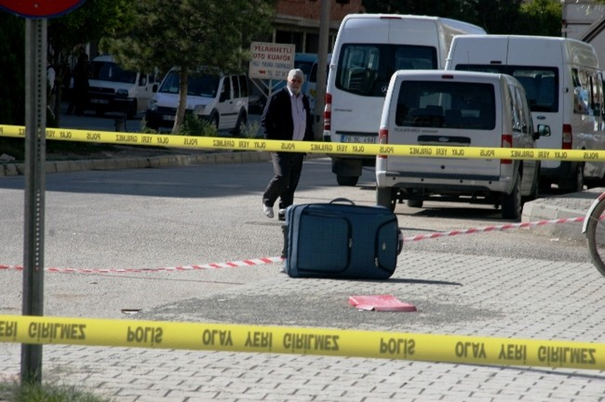 Yolcunun Unuttuğu Valiz Polisi Alarma Geçirdi