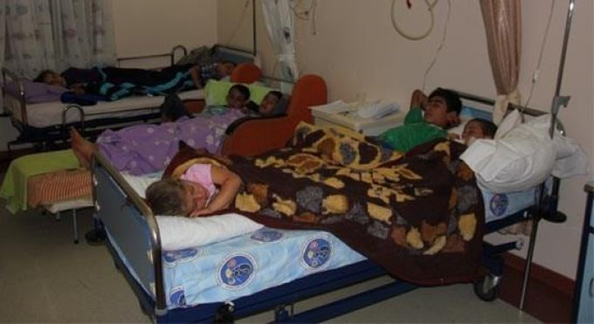 110 Öğrenci ve Öğretmen Yemekten Zehirlendi