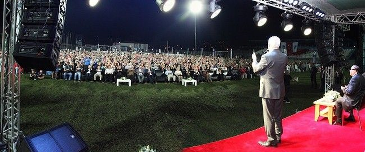 "Ailenin İlk Görevi, Allah\'ı Çocuklarına Anlatmaktır"