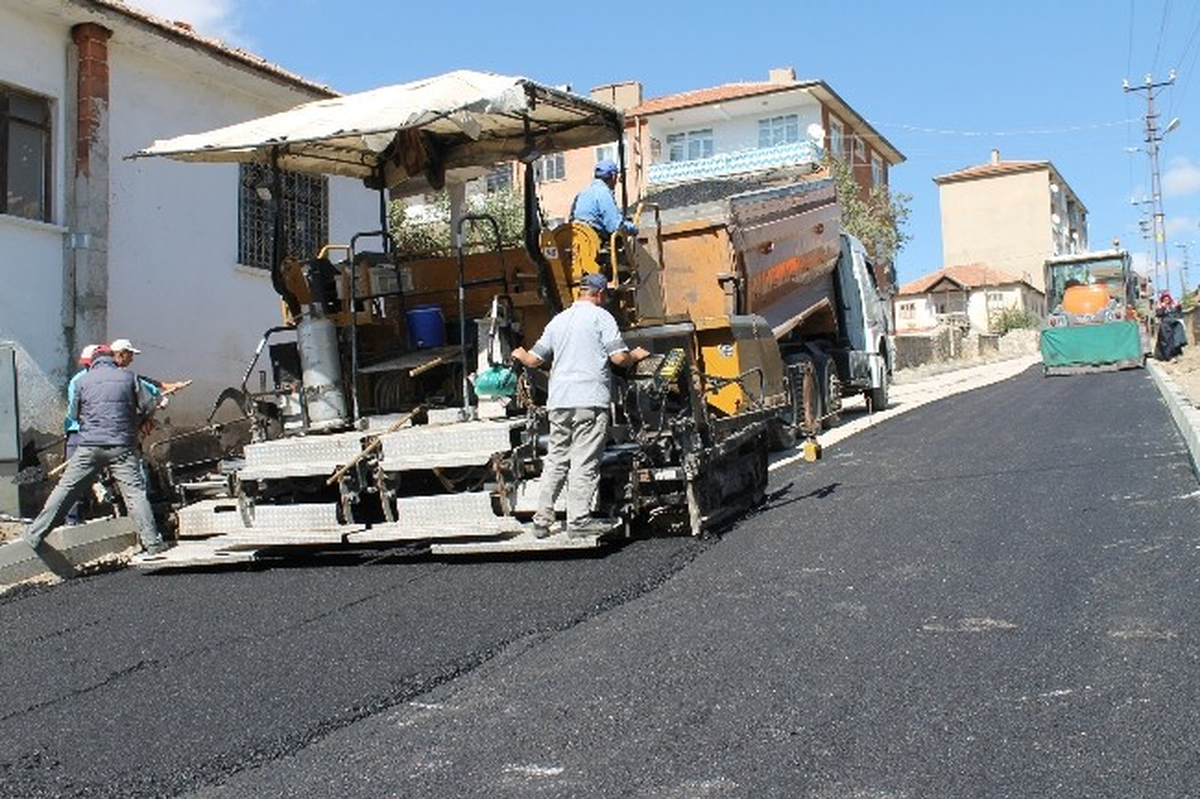 Akdağmadeni İlçesinde Asfaltsız Yol Kalmayacak