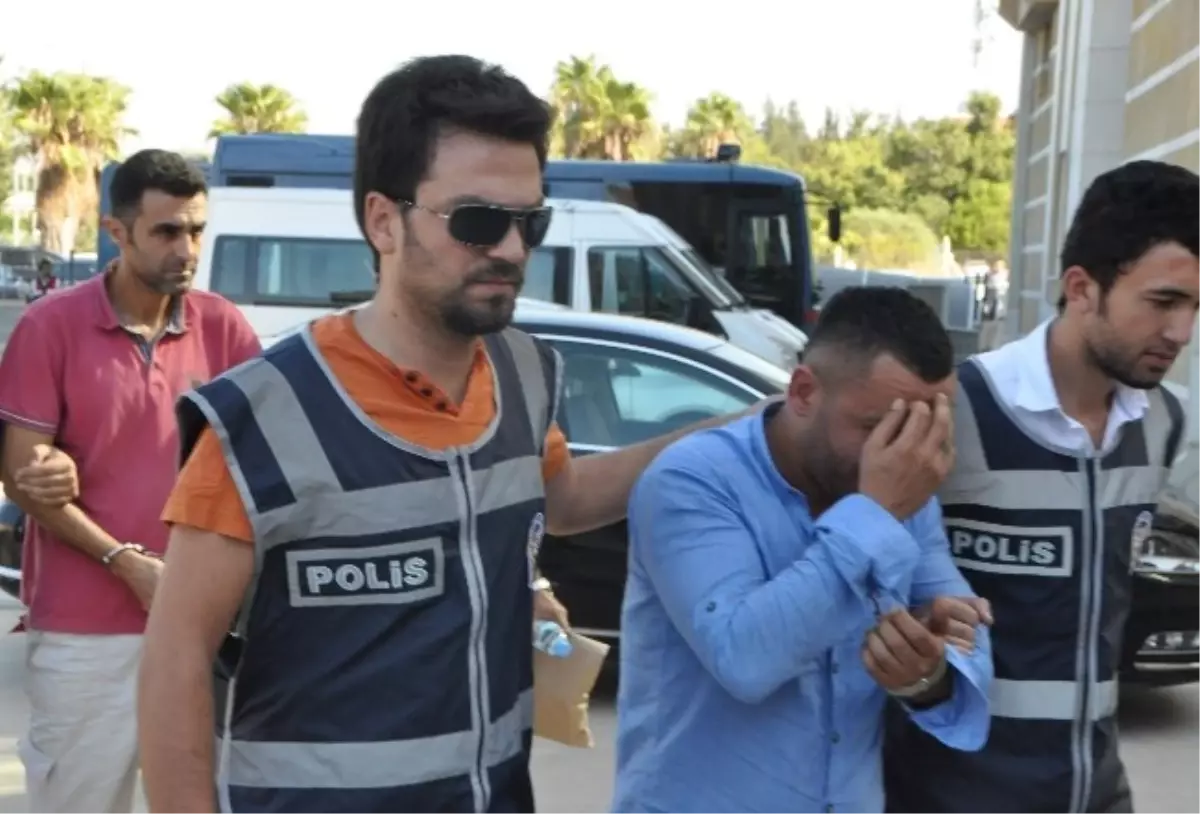 Antalya\'da Sahte Kredi Kartı Operasyonu Zanlıları Tutuklandı