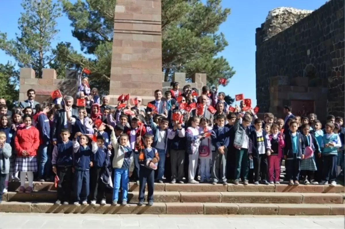 Aziziyeli Gençler Ecdadıyla Buluşuyor