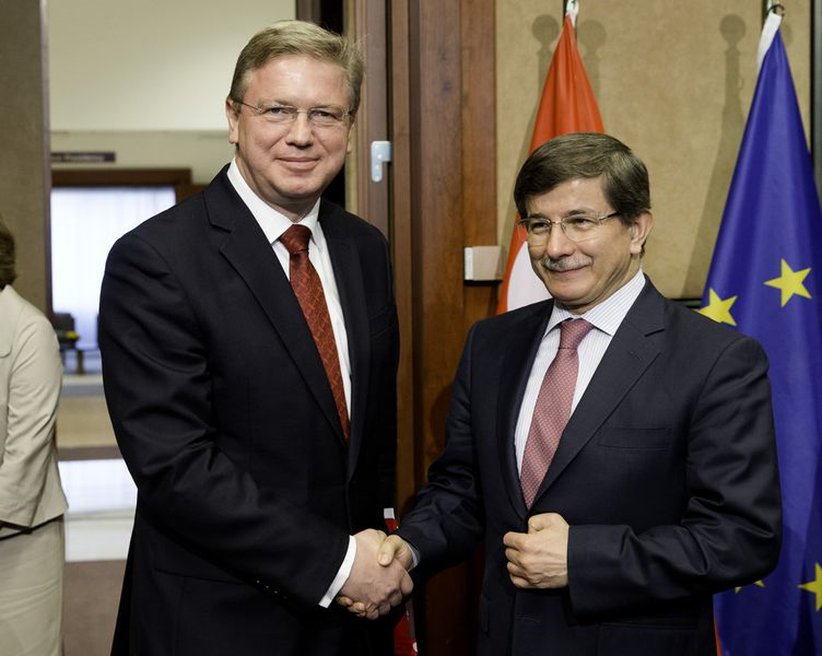 Bakan Davutoğlu, AB Genişleme Komiseri Füle ile Bir Araya Geldi