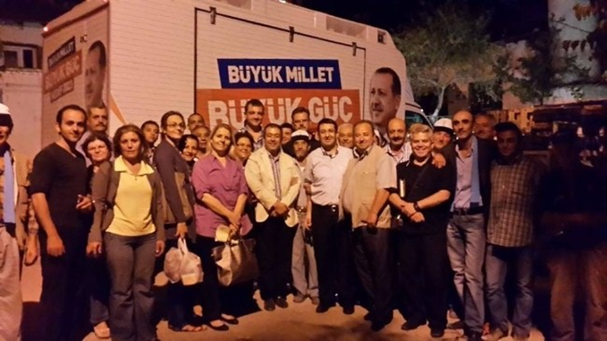 Burhaniye\'de Ak Partililer Dutlucalılarla Buluştu