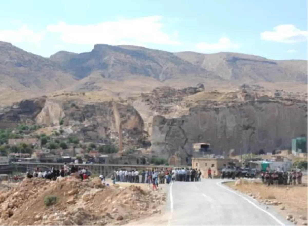 Hasankeyf\'te Köylülerden Konut Eylemi