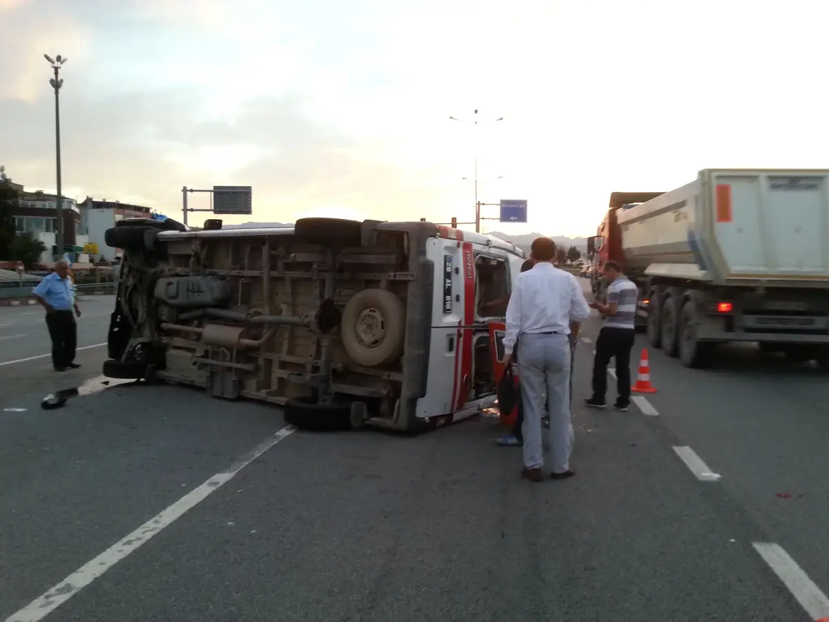 Hasta Taşıyan Ambulans Kaza Yaptı: 7 Yaralı