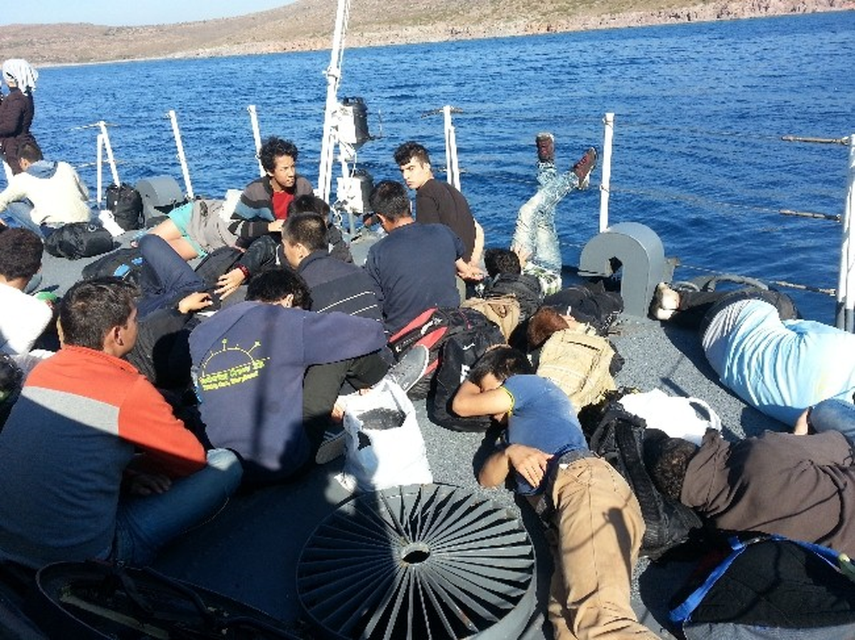 İzmir\'de Jandarmadan Mülteci Operasyonu