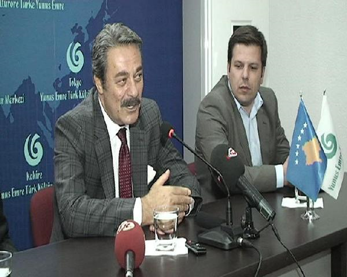 Kadir İnanır: Tuncel Kurtiz, Bizim İçin Ölmedi