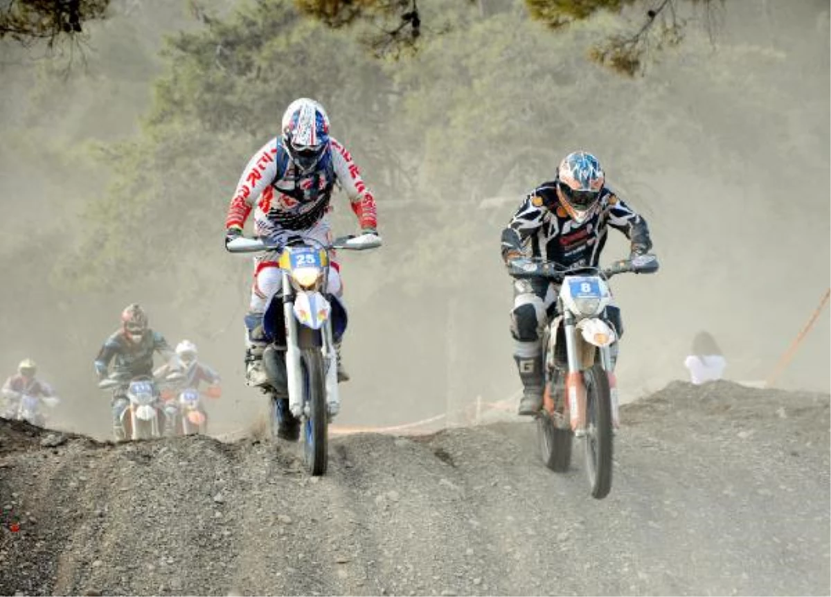 Kemer\'de Enduro Yarışı Nefes Kesti