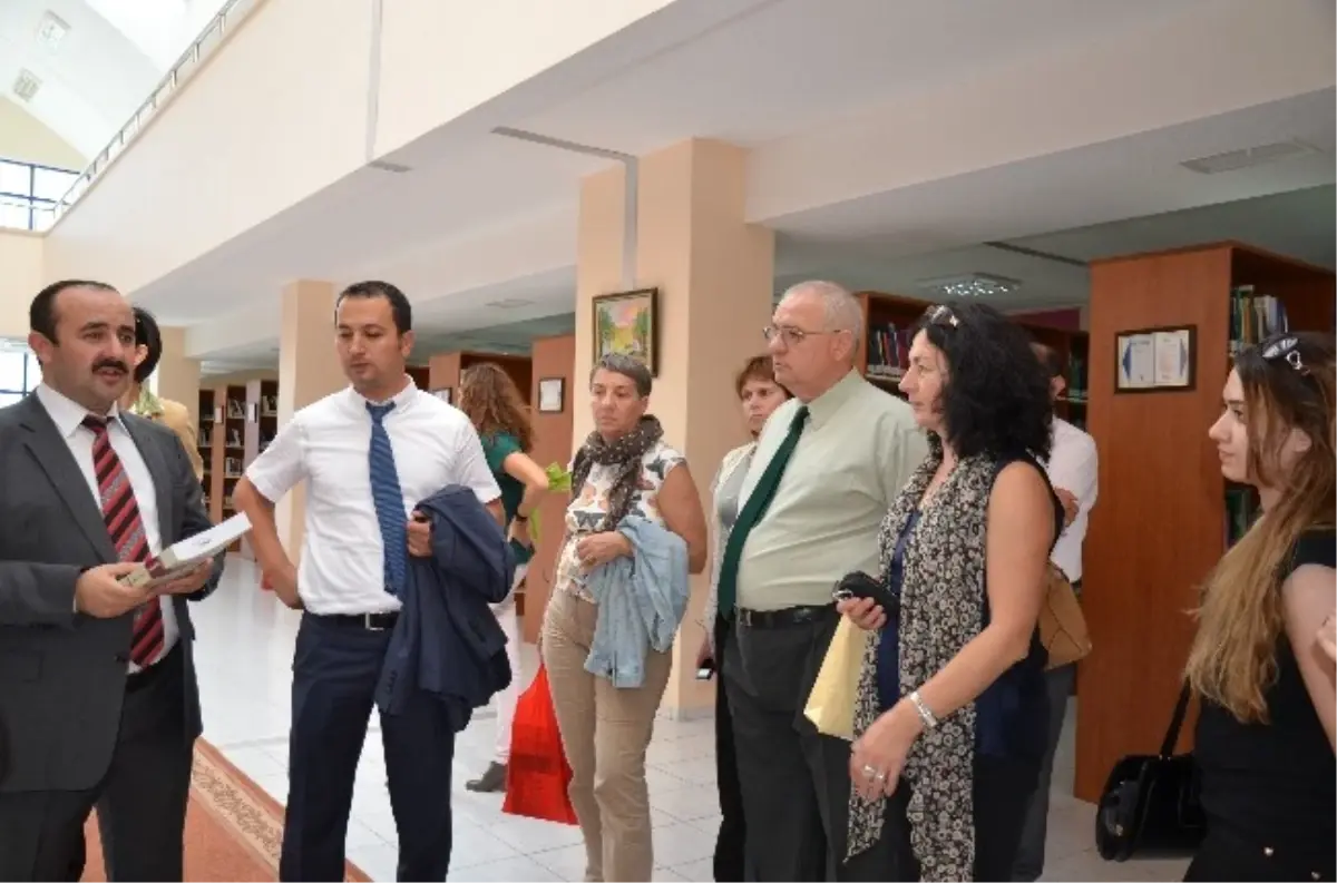 Kü Yurt Dışından Gelen Kütüphanecileri Ağırladı