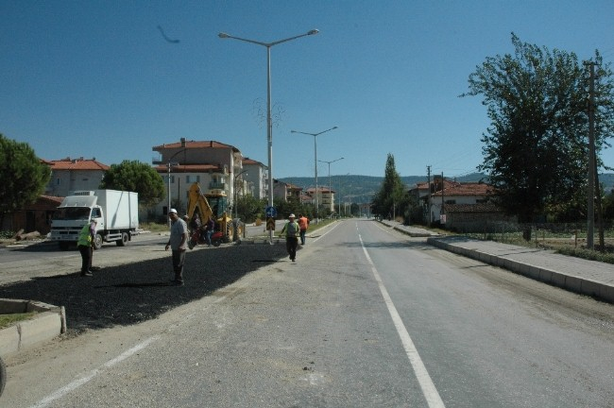 Selendi\'yi Rahatlatan Kavşak Açıldı