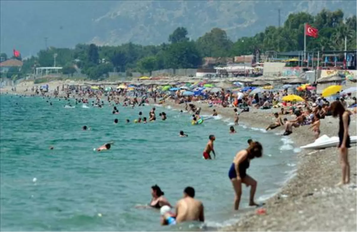 Sonbaharda sahillerde yoğunluk ANTALYA