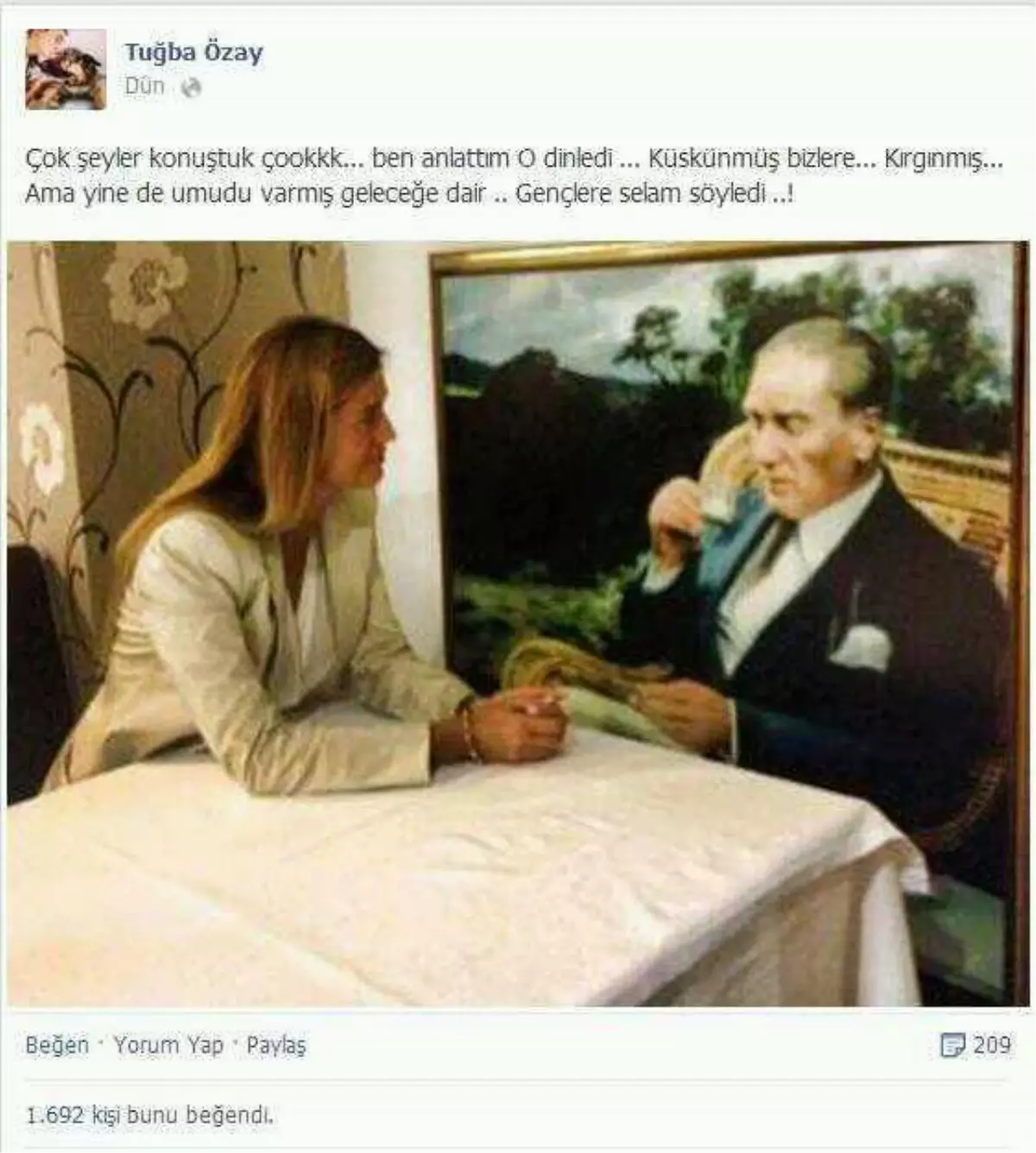Tuğba Özay\'ın Atatürk Fotoğrafı Sosyal Medyayı Salladı