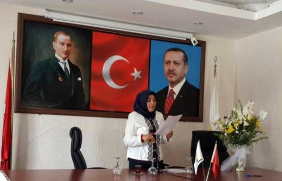 AK Parti Mardin Kadın Kolları, Cezaevi Önündeki Katliamı Kınadı