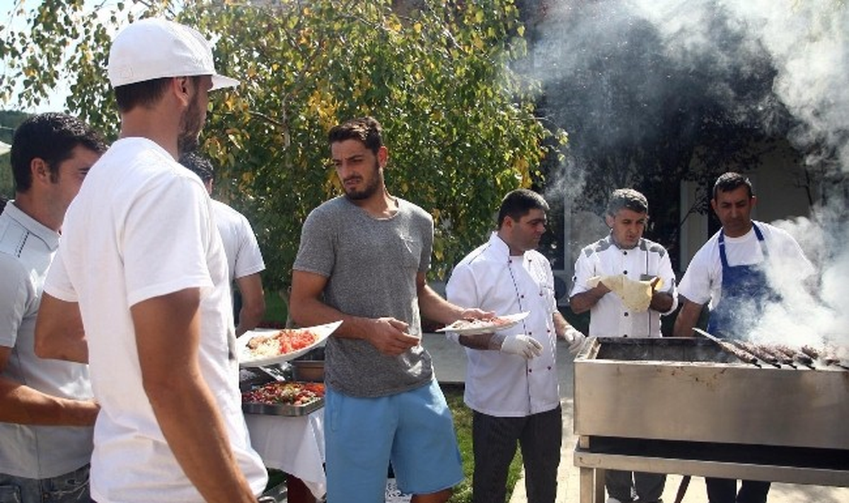 Beşiktaş\'ta Barbekü Partisi