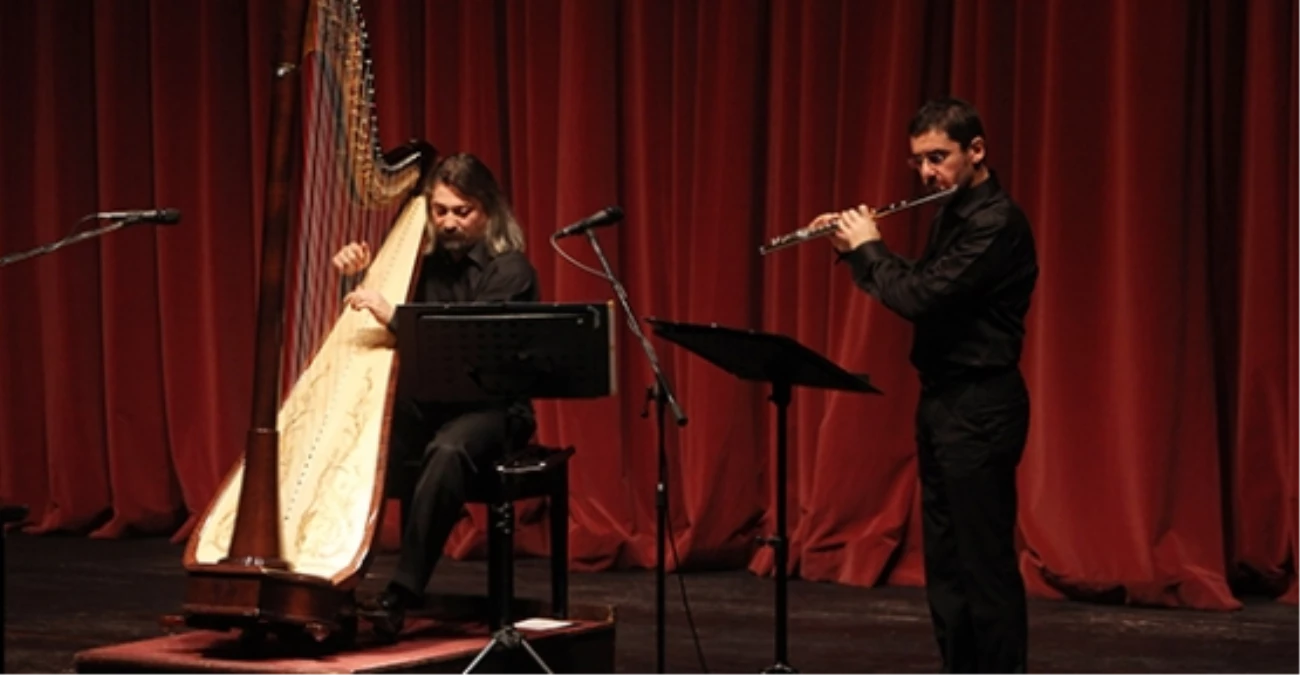 Ünlü Flüt Sanatçısı Bülent Evcil, Çin\'de Konser Verdi