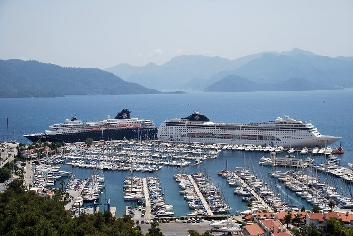 Ekim\'de Denizden 37 Bin Turist