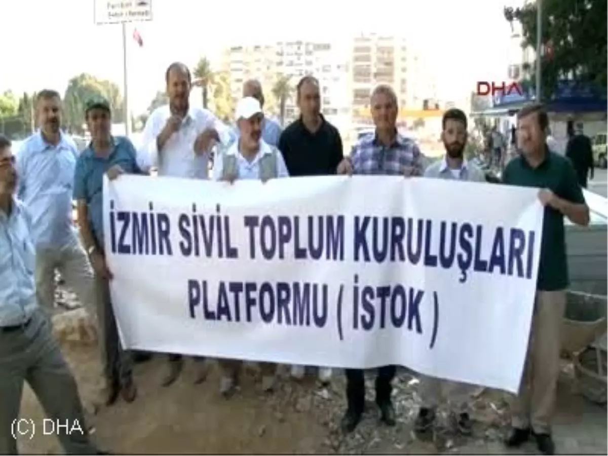 Metro İnşaatında İronik Protesto