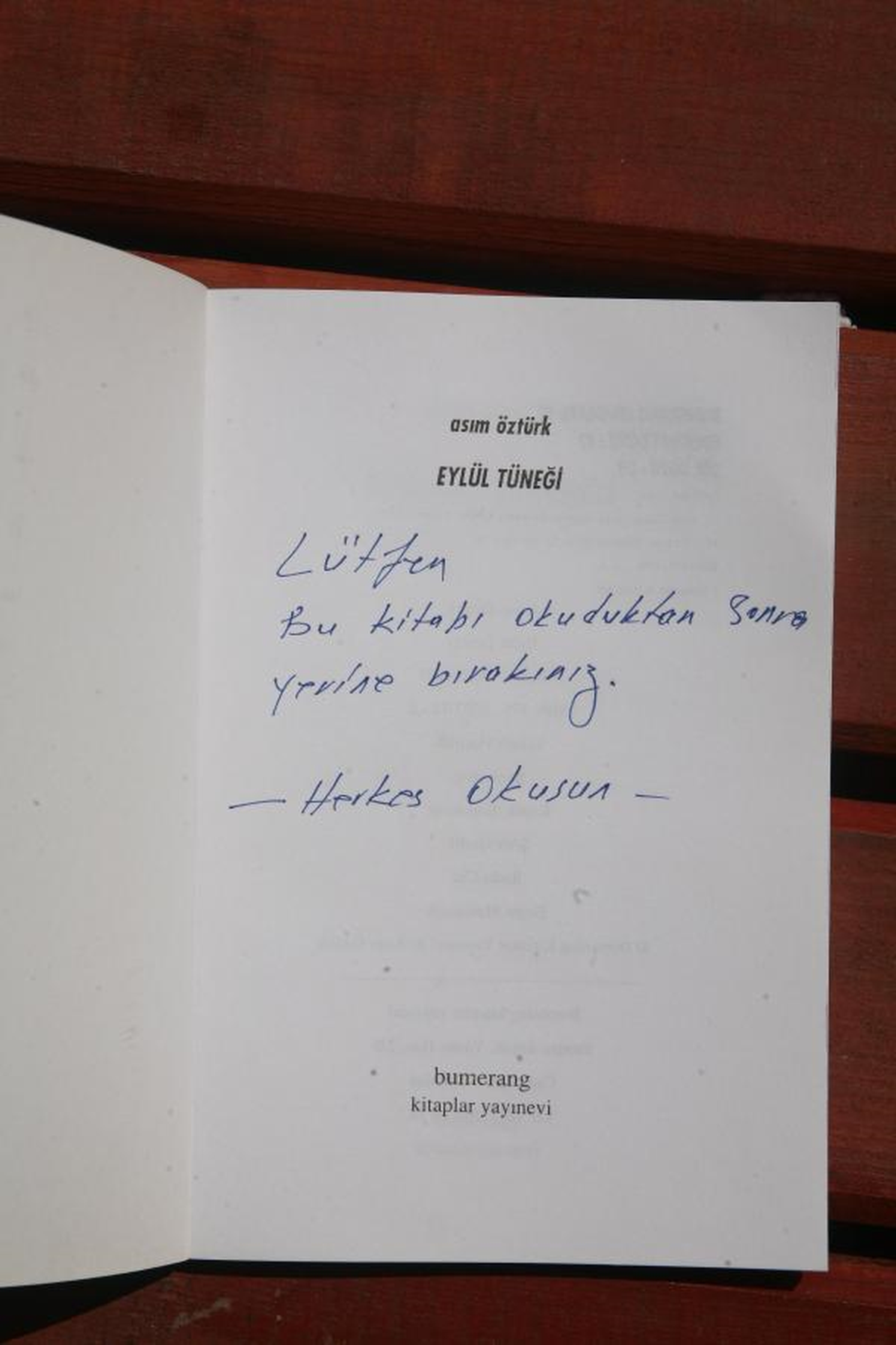 İzmir Halk kütüphanesi Müdüründen Örnek Davranış
