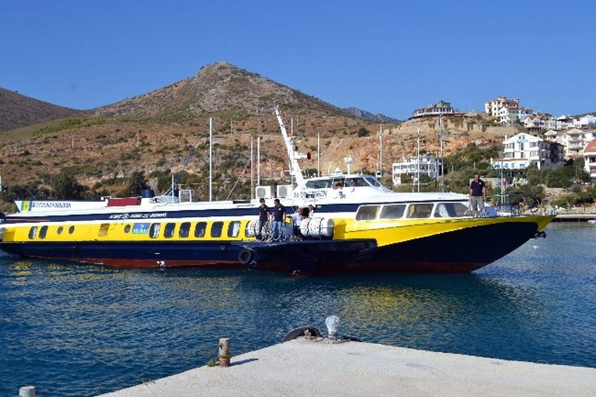 Rodos\'tan İlk Turist Kafilesi Datça\'ya Geldi