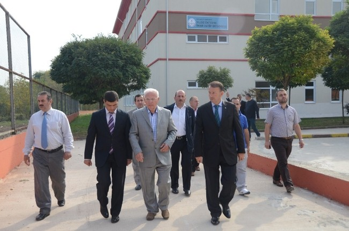 Fehmi Yıldız,yıldız Entegre İmam Hatip Ortaokulu'nu Ziyaret Etti