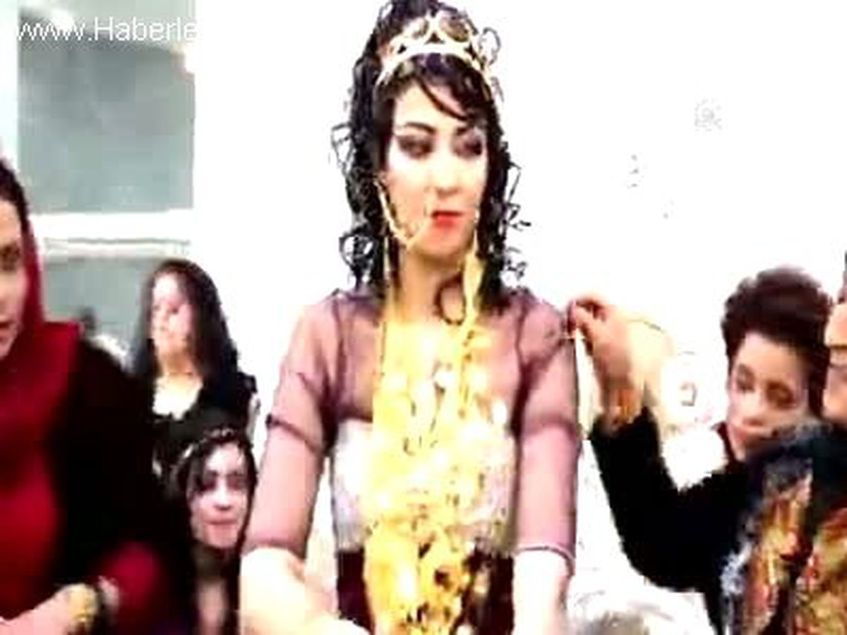 Van\'da Aşiret Düğününde Gelin ve Damada 6 Kilogram Altın