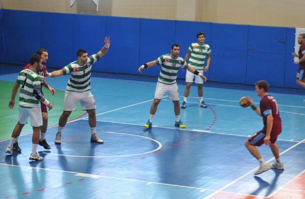 Nilüfer Belediye Hentbolde Trabzonspor\'u 31-25 Yendi