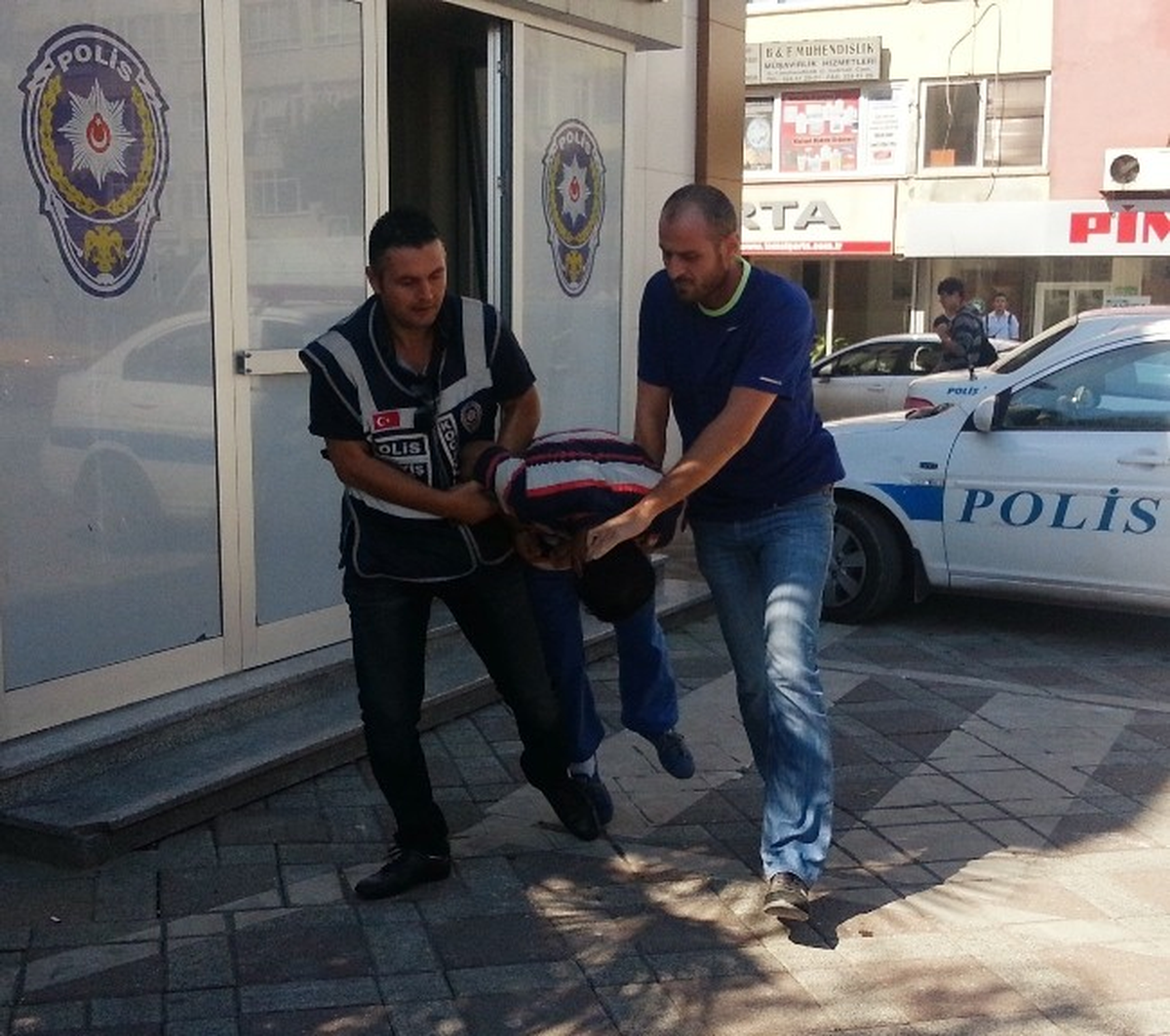Polis Merkezinde Yakalanan Hırsız Tutuklandı