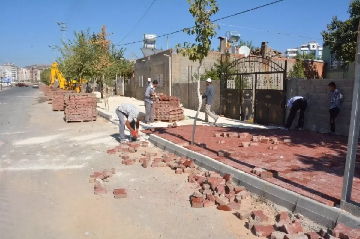 TOKİ Yolu Parke Taşıyla Süsleniyor