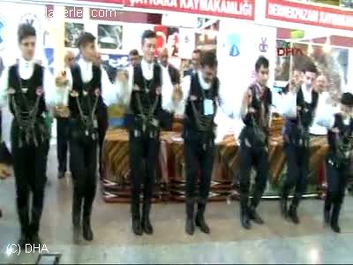 Trabzonlular Feshane\'de Horonla Coştu