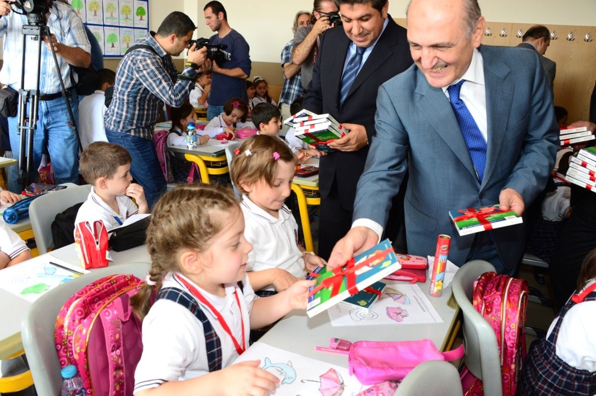 Bakan Bayraktar Esenler\'deki 859 Konutun Yıkım Törenine Katıldı