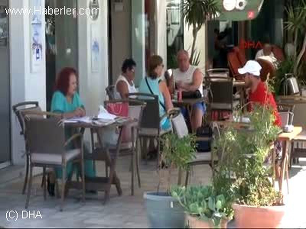 Başbakan Konuşurken Sahiller Boşaldı