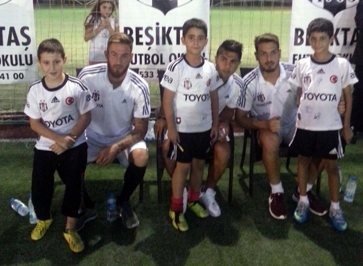 Beşiktaş Antalya Futbol Okulu\'na Ziyaret Gerçekleştirdi